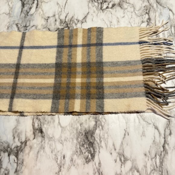 V. FRAAS 100% Cashmere Plaid Scarf - Picture 8 of 10